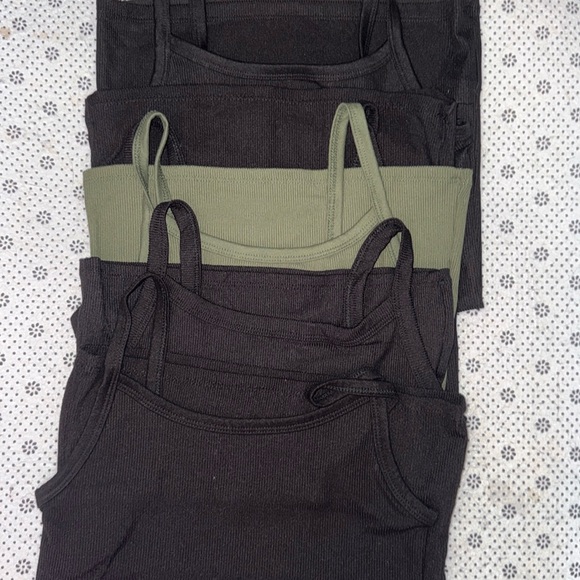 🛍 GIRLS TANK TOPS JR . SIZE XS BUNDLE OF 5 - Picture 1 of 5